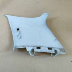 Bagažnieka nodalījuma statnes apdare priekš VW GOLF IV 1999