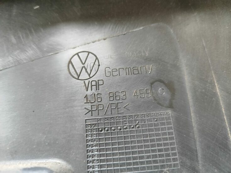Bagāžnieka apdare priekš VW GOLF IV 1999 4