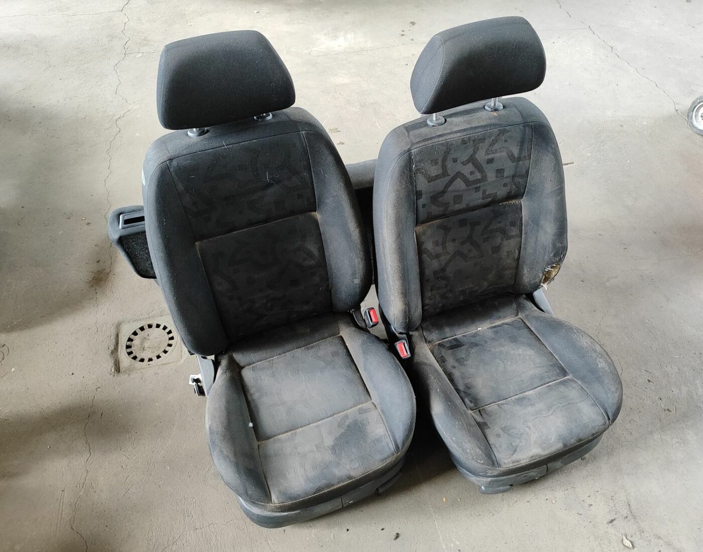 Sēdekļu komplekts priekš VW GOLF IV 1999 1 Sēdekļu komplekts priekš VW GOLF IV 1999