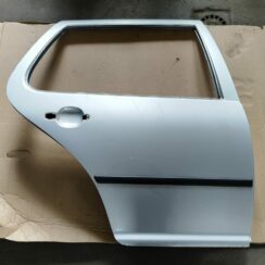 Aizmugurējās labās durvis priekš VW GOLF IV 1999