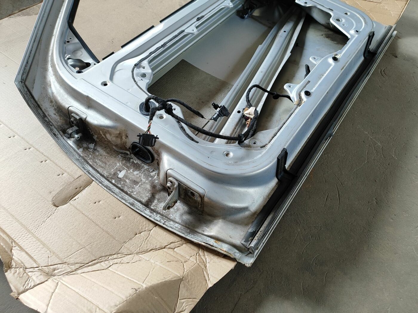 Priekšējās labās durvis priekš VW GOLF IV 1999 4 Priekšējās labās durvis priekš VW GOLF IV 1999