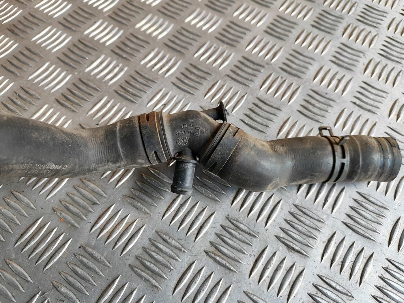 Dzesēšanas caurule priekš VW GOLF IV 1999 5 Dzesēšanas caurule priekš VW GOLF IV 1999