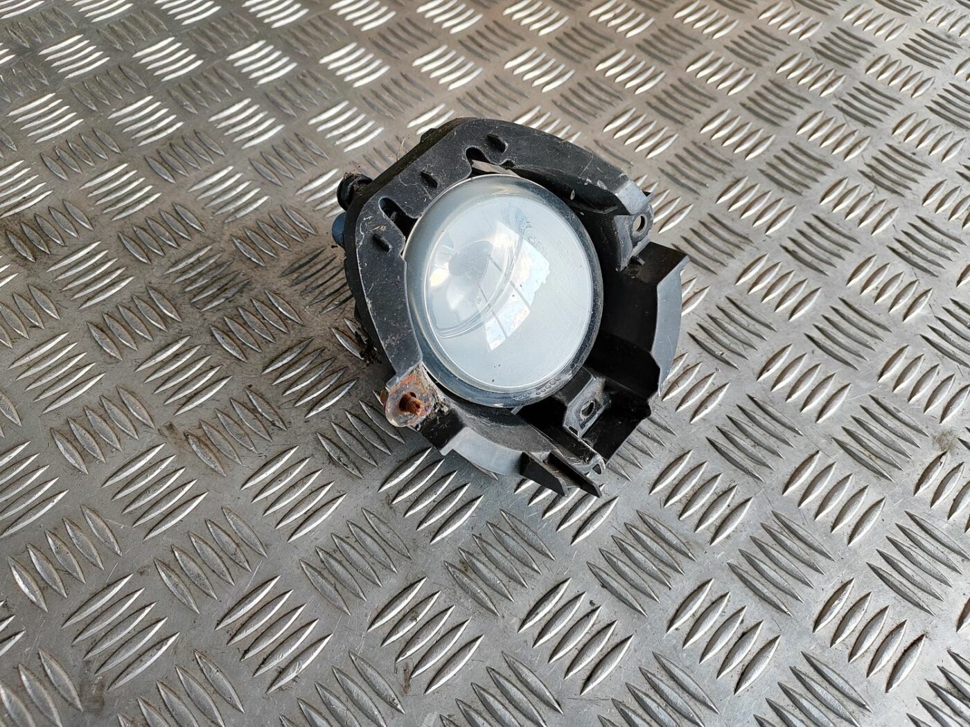 Miglas lukturis priekšā labajā pusē priekš TOYOTA AVENSIS 2007 1 Miglas lukturis priekšā labajā pusē priekš TOYOTA AVENSIS 2007