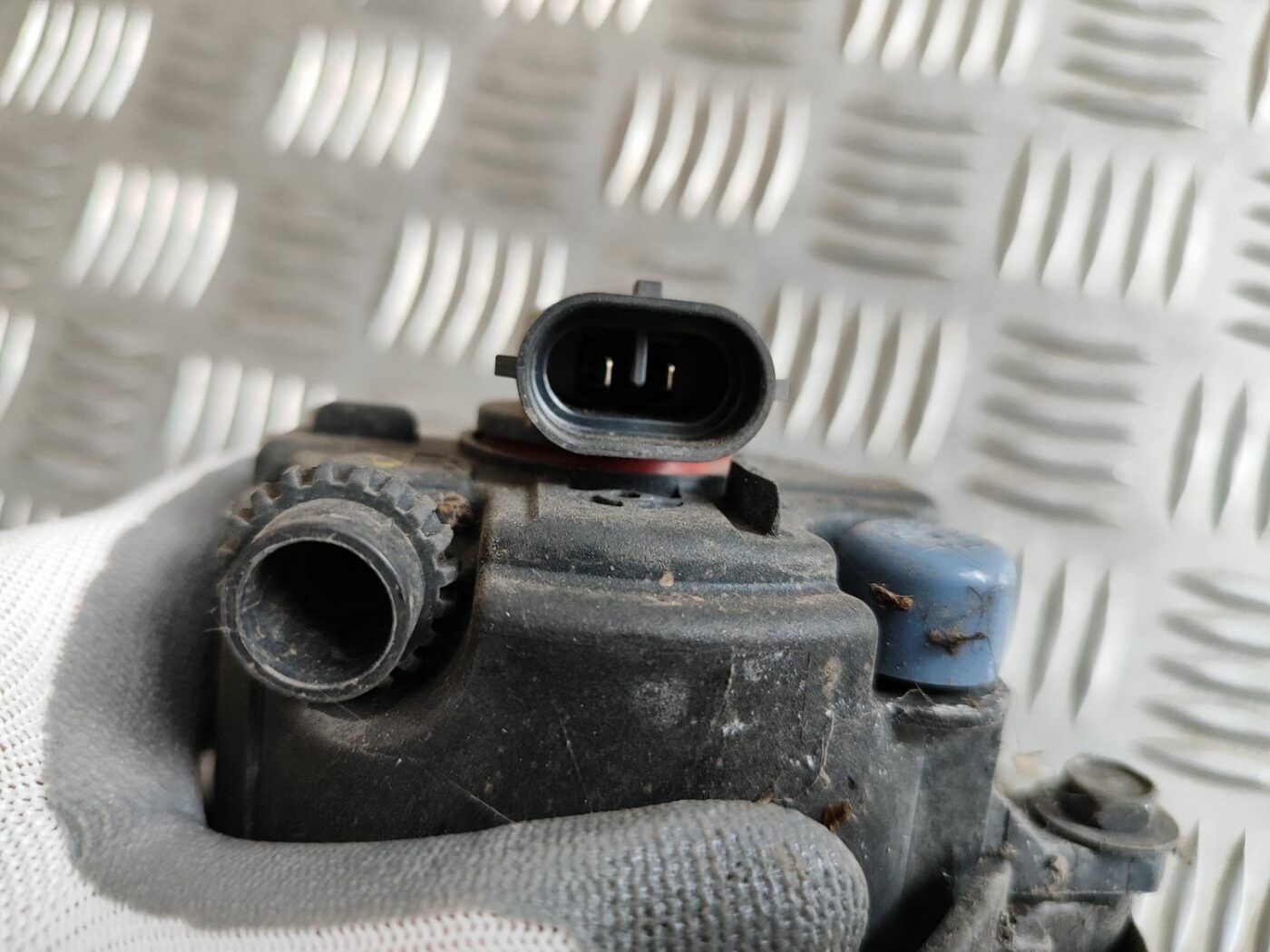 Miglas lukturis priekšā labajā pusē priekš TOYOTA AVENSIS 2007 4 Miglas lukturis priekšā labajā pusē priekš TOYOTA AVENSIS 2007