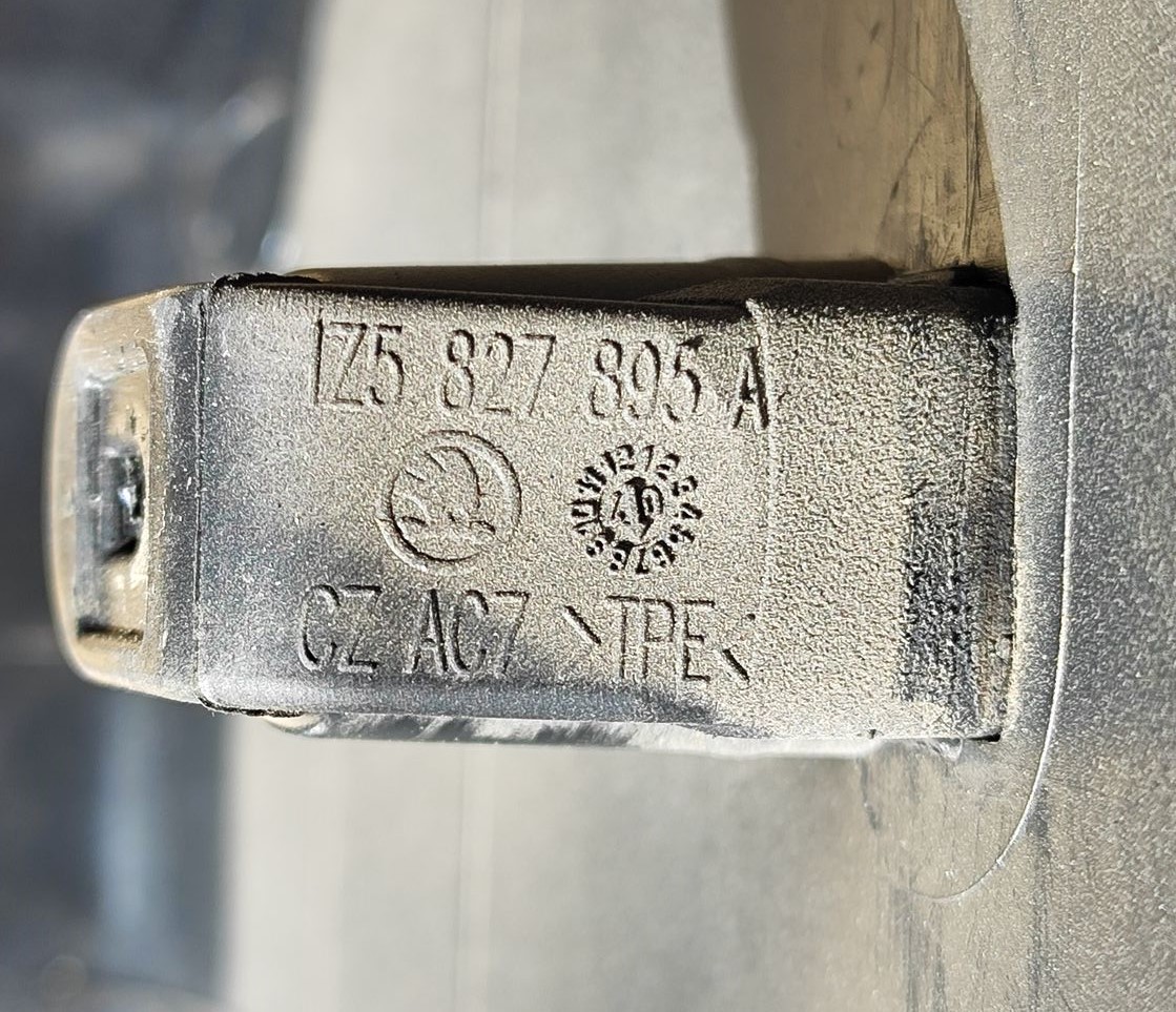 Bagāžnieka vāka liela apdare priekš SKODA OCTAVIA 2008 3 Bagāžnieka vāka liela apdare priekš SKODA OCTAVIA 2008