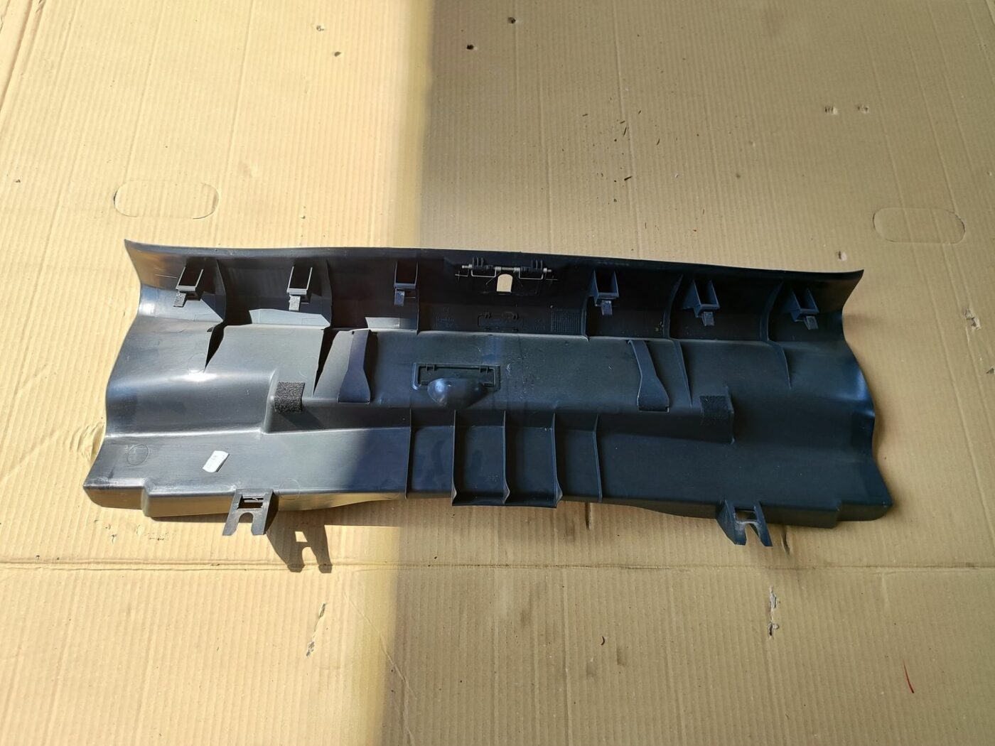 Bagažnieka nodalījuma sliekšņa uzlika priekš SKODA OCTAVIA 2008 2 Bagažnieka nodalījuma sliekšņa uzlika priekš SKODA OCTAVIA 2008