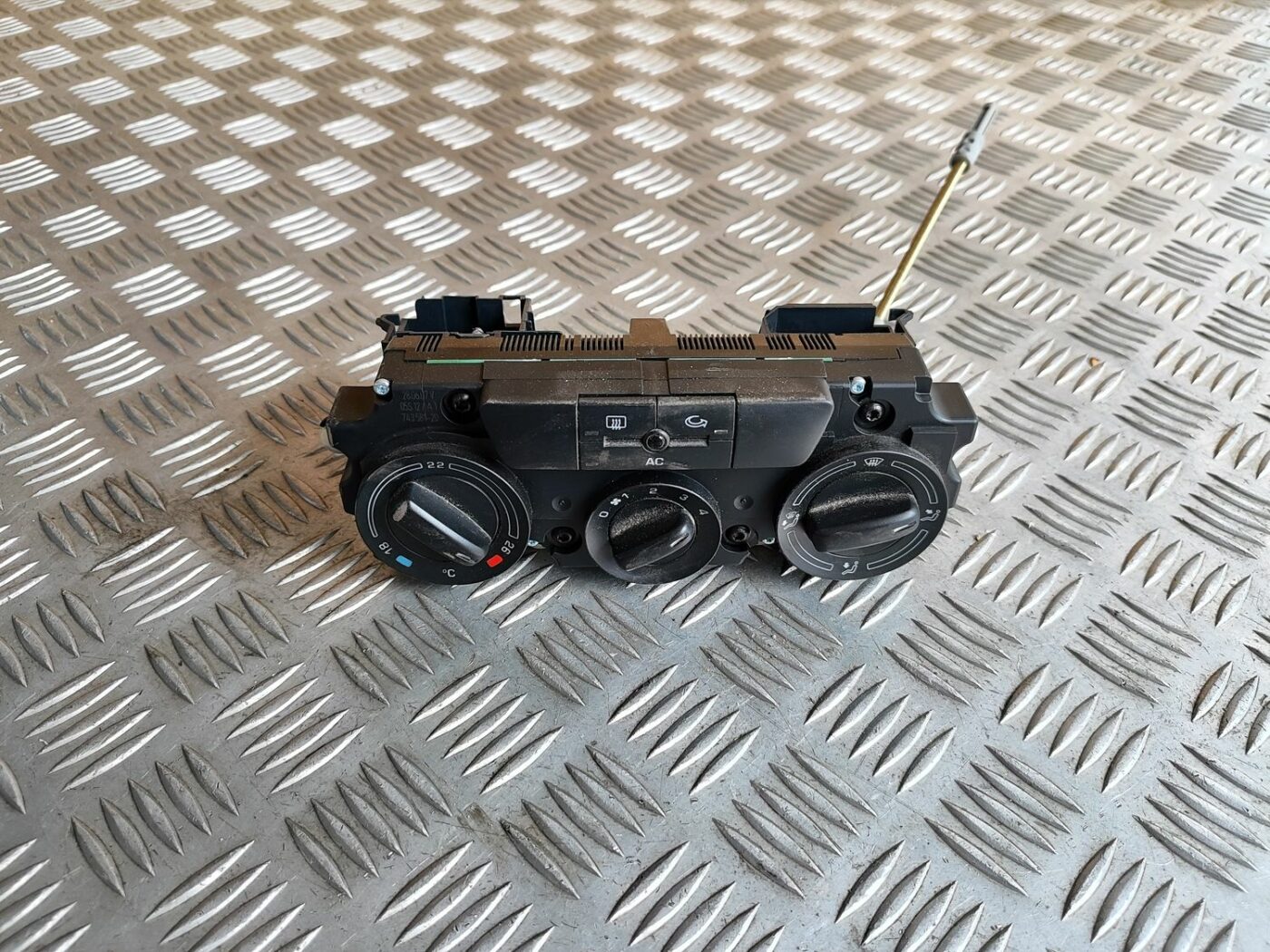 Klimata kontroles bloks priekš SKODA OCTAVIA 2008 1 Klimata kontroles bloks priekš SKODA OCTAVIA 2008