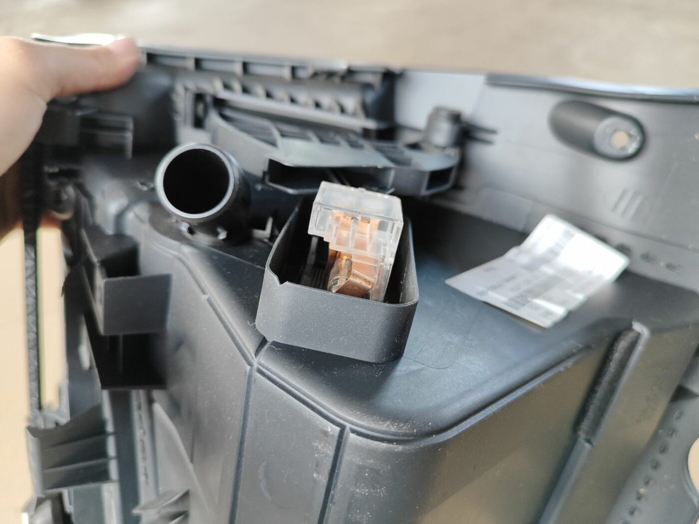 Mantu glabāšanas nodalījums pasažiera pusē priekš SKODA OCTAVIA 2008 6 Mantu glabāšanas nodalījums pasažiera pusē priekš SKODA OCTAVIA 2008