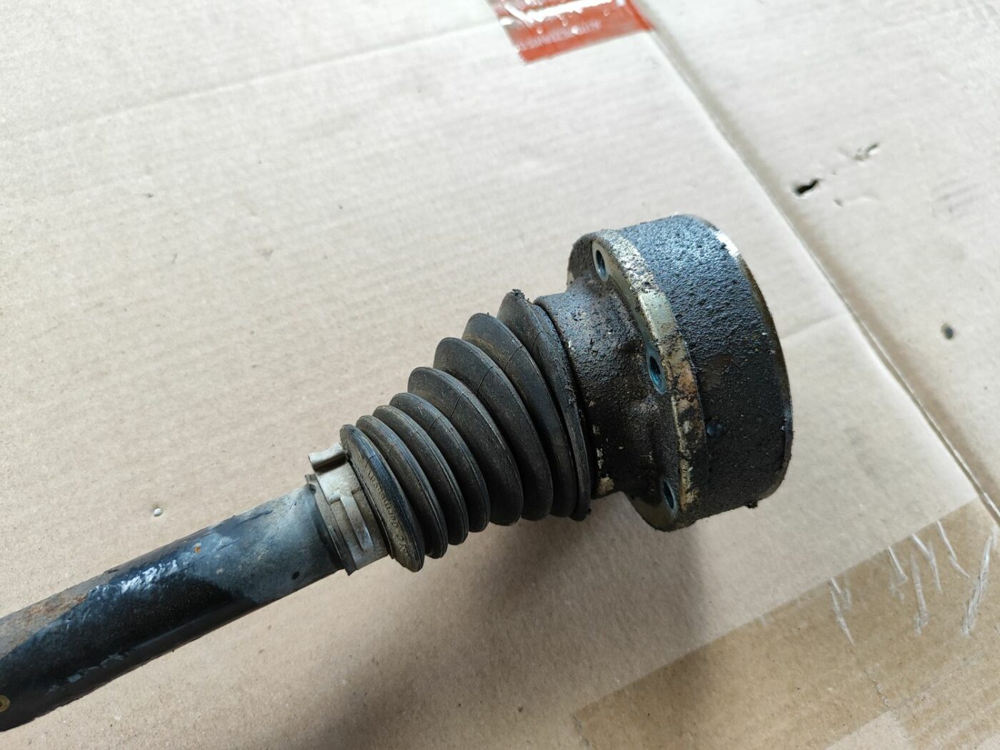 Pusass priekšējā kreisā priekš SKODA OCTAVIA 2008 4 Pusass priekšējā kreisā priekš SKODA OCTAVIA 2008