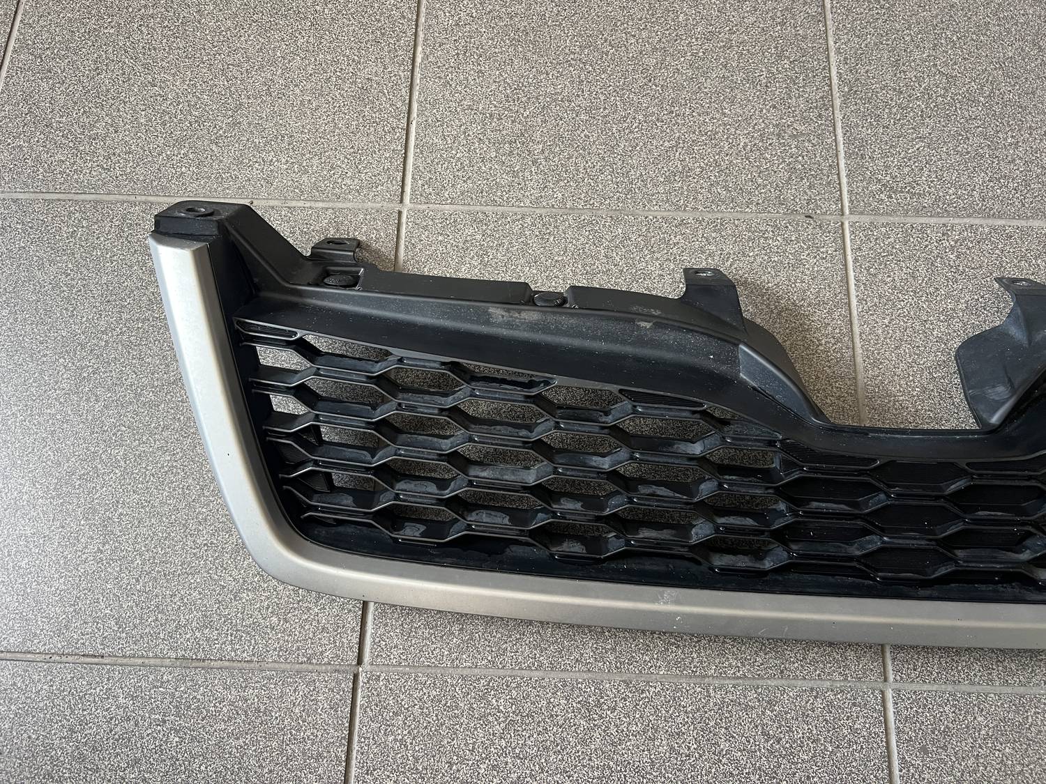 Bufera reste priekš Subaru Forester SK 2012-2017 7 Bufera reste priekš Subaru Forester SK 2012-2017