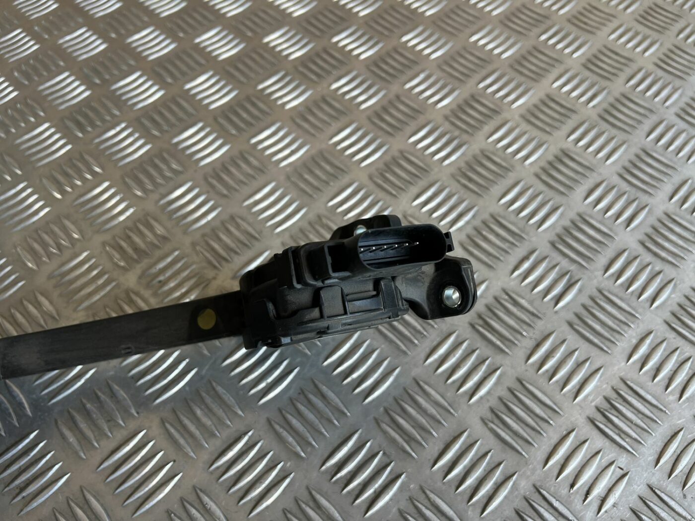 Gāzes pedālis priekš VOLVO S60 2007 3 Gāzes pedālis priekš VOLVO S60 2007