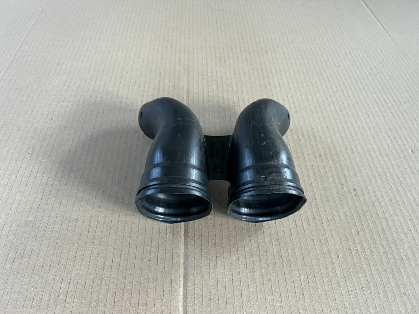 Salona gaisa vads priekš VOLVO S60 2007 1 Salona gaisa vads priekš VOLVO S60 2007