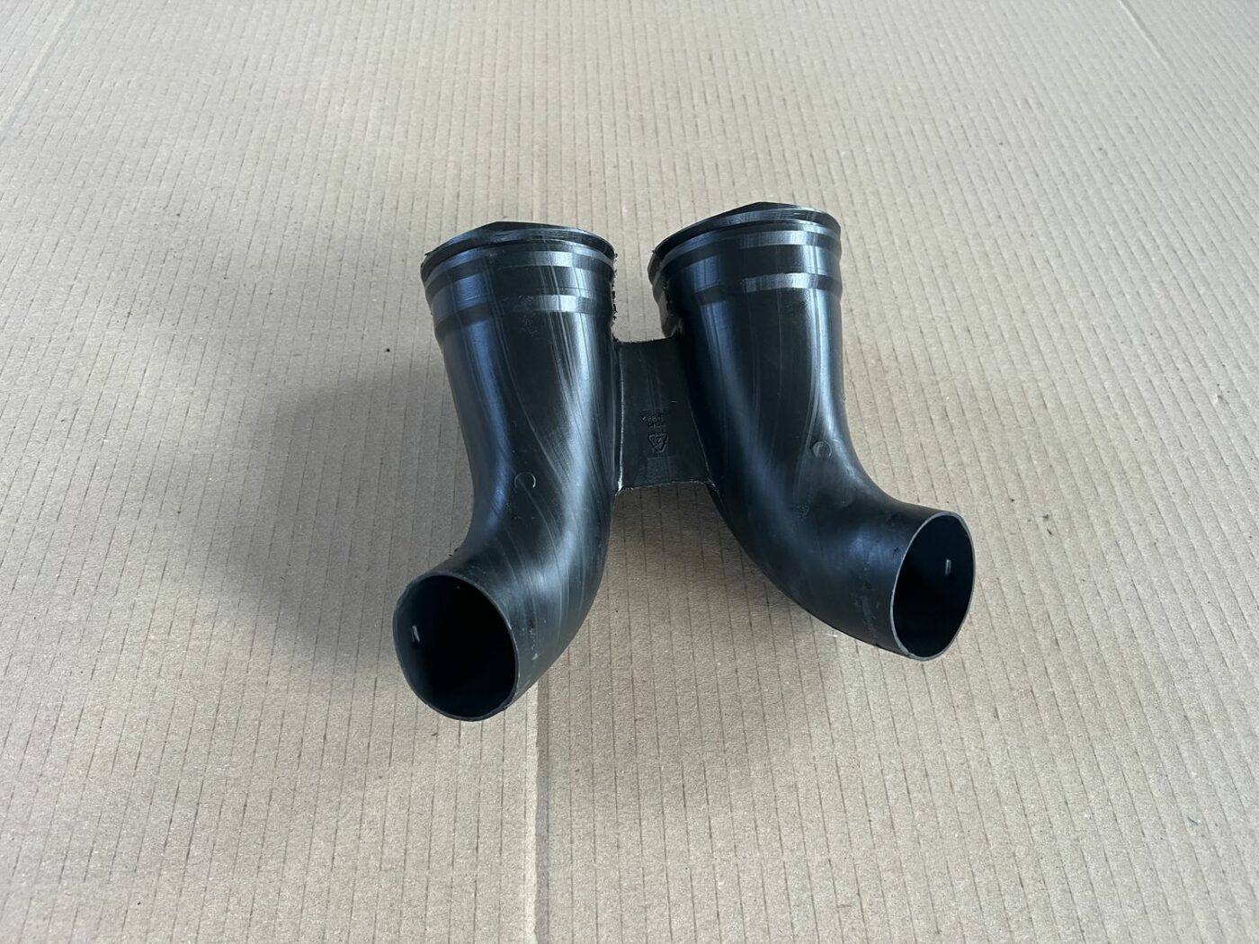 Salona gaisa vads priekš VOLVO S60 2007 2 Salona gaisa vads priekš VOLVO S60 2007