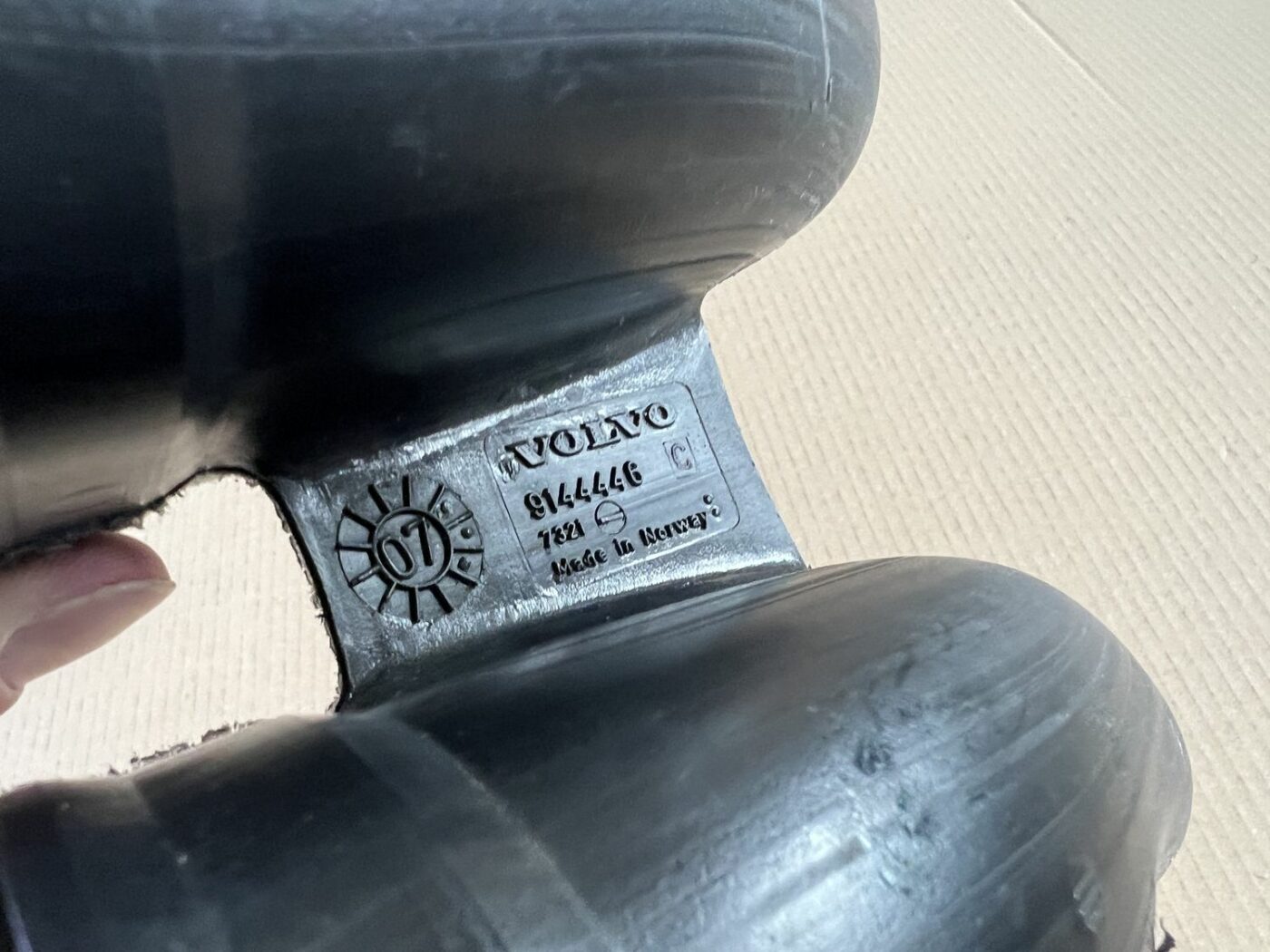 Salona gaisa vads priekš VOLVO S60 2007 3 Salona gaisa vads priekš VOLVO S60 2007