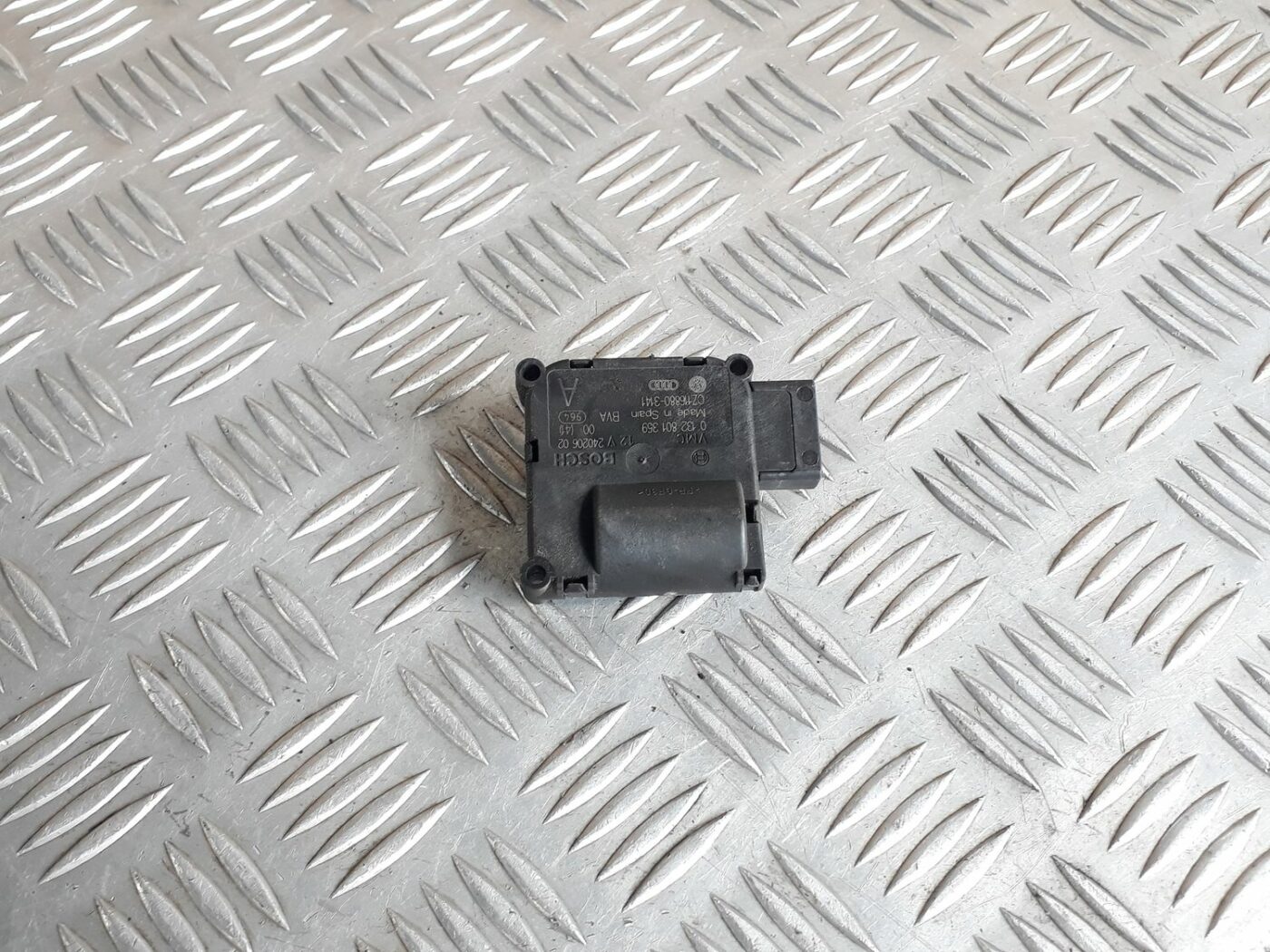 Apsildes sistēmas aktuators priekš AUDI A6 AVANT 2006 1 Apsildes sistēmas aktuators priekš AUDI A6 AVANT 2006