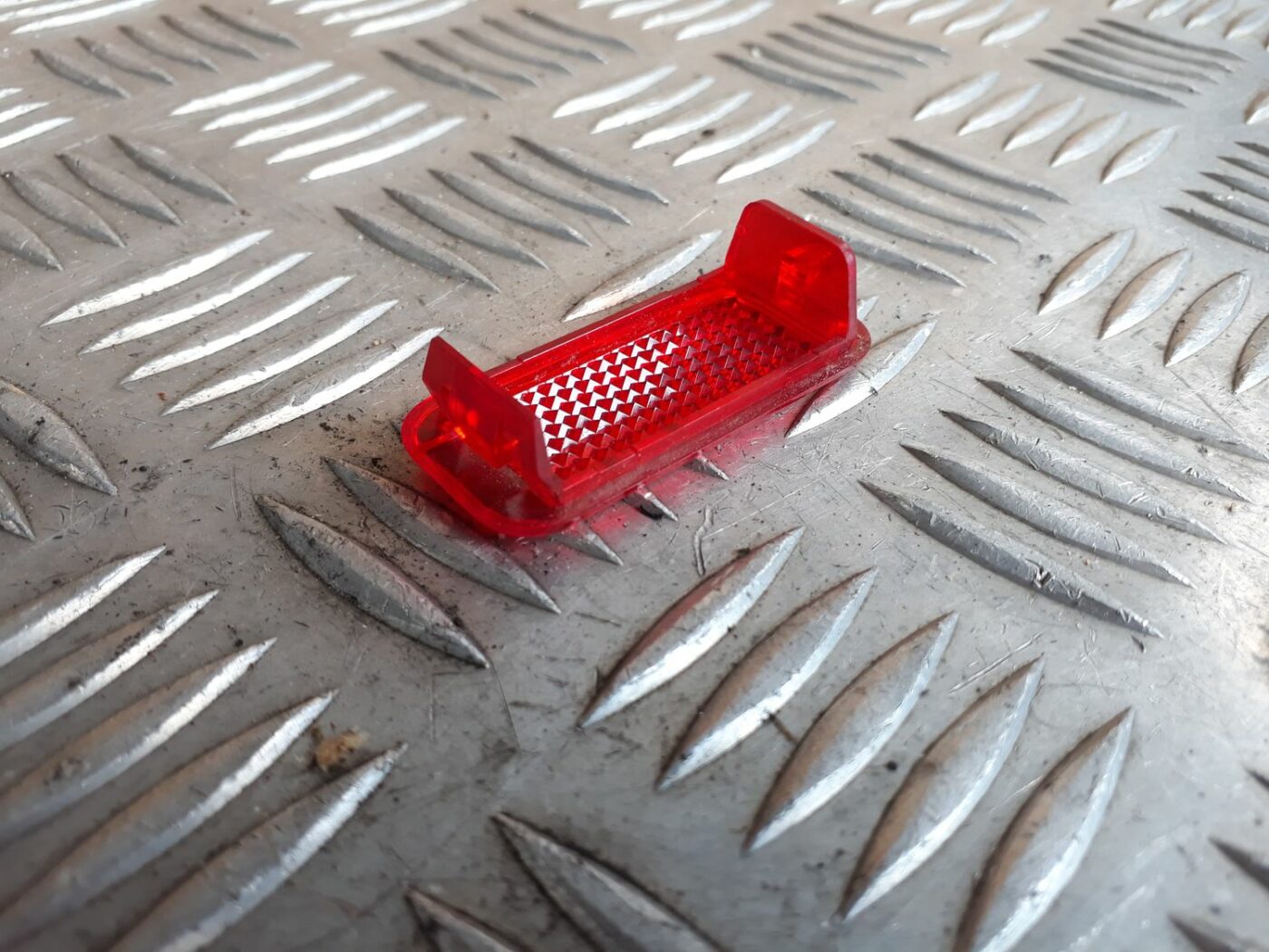 Apgaismojums durvju apdarē priekš AUDI A6 AVANT 2006 2 Apgaismojums durvju apdarē priekš AUDI A6 AVANT 2006