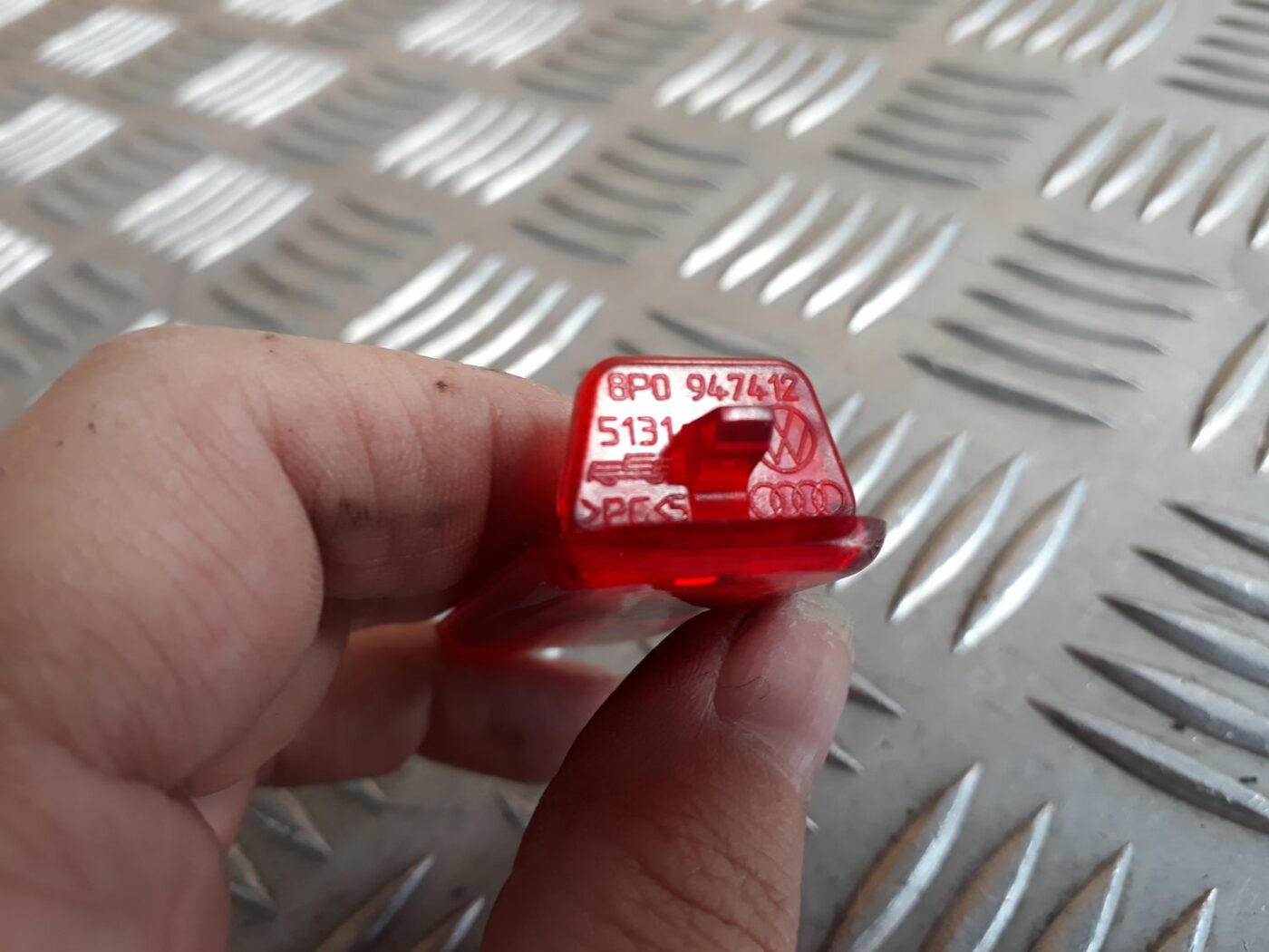 Apgaismojums durvju apdarē priekš AUDI A6 AVANT 2006 3 Apgaismojums durvju apdarē priekš AUDI A6 AVANT 2006