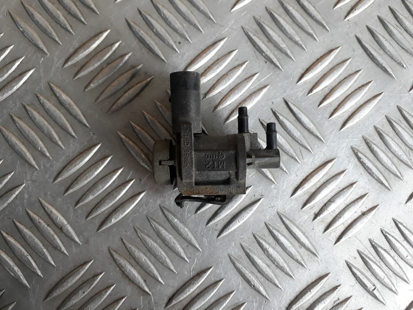 Solenoīda vakuuma vārsts priekš AUDI A6 AVANT 2006 2 Solenoīda vakuuma vārsts priekš AUDI A6 AVANT 2006