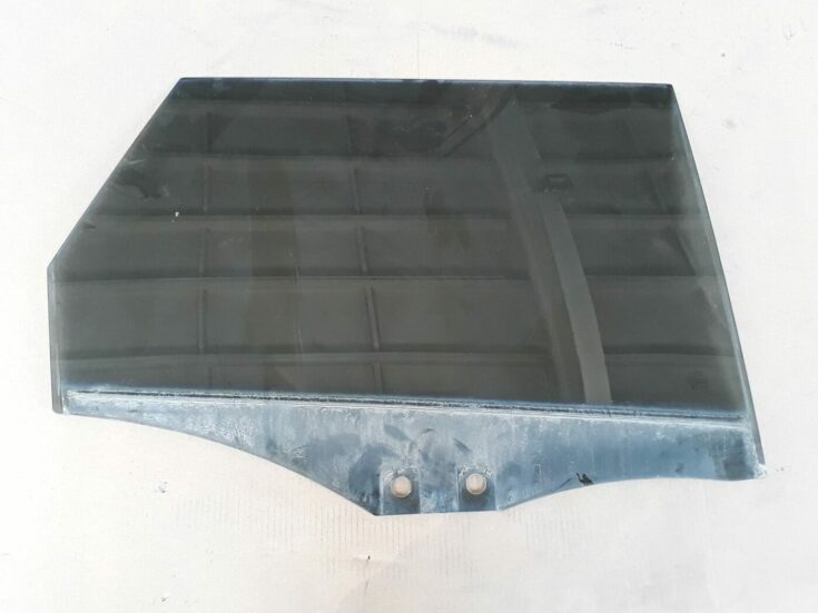 Aizmugurējo labo durvju stikls priekš AUDI A6 AVANT 2006 1
