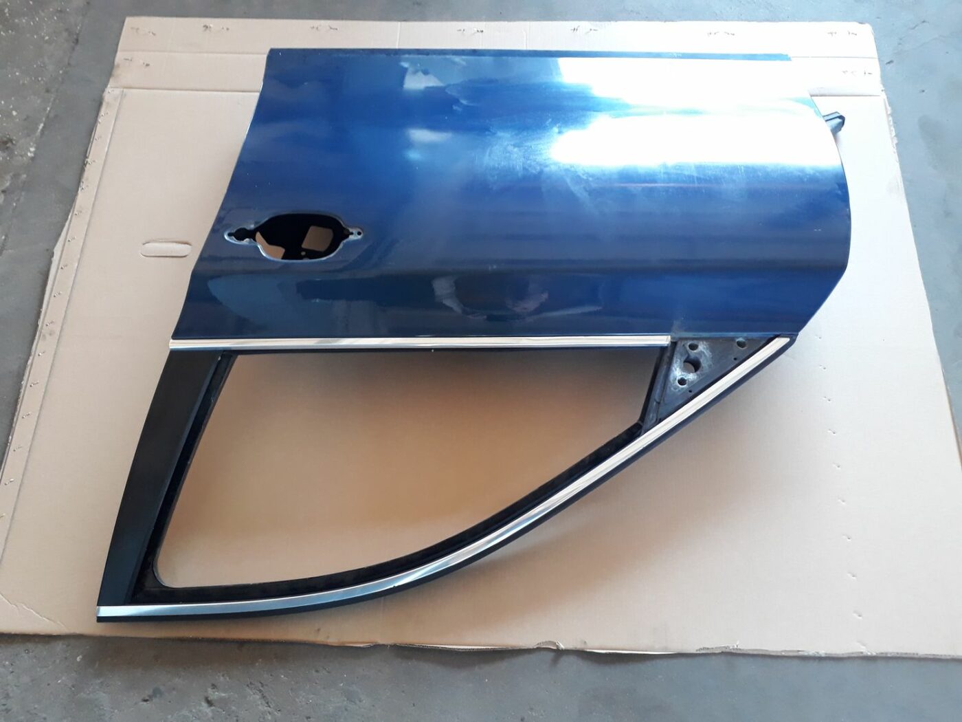 Priekšējās kreisās durvis priekš BMW 530D E61 2006 TOURING BLUE 8 Priekšējās kreisās durvis priekš BMW 530D E61 2006 TOURING BLUE