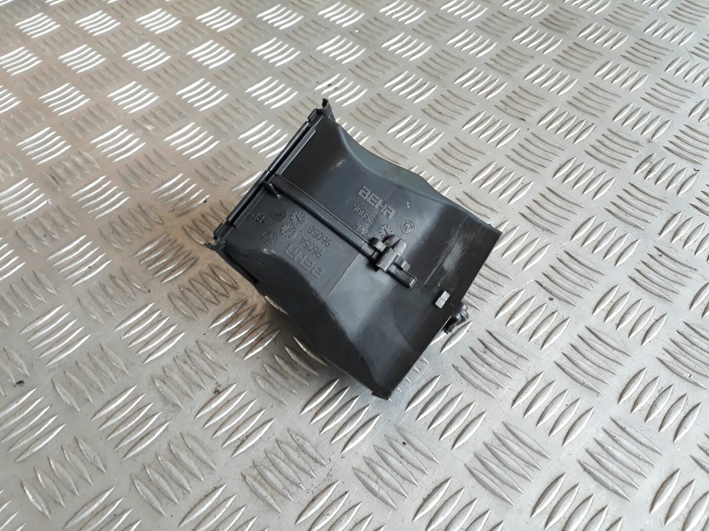 Salona gaisa vads priekš BMW 530D E61 2006 TOURING BLUE 2 Salona gaisa vads priekš BMW 530D E61 2006 TOURING BLUE