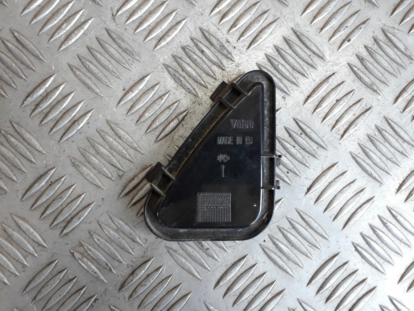 Priekšēja luktura vāks priekš SEAT IBIZA 2005 2 Priekšēja luktura vāks priekš SEAT IBIZA 2005