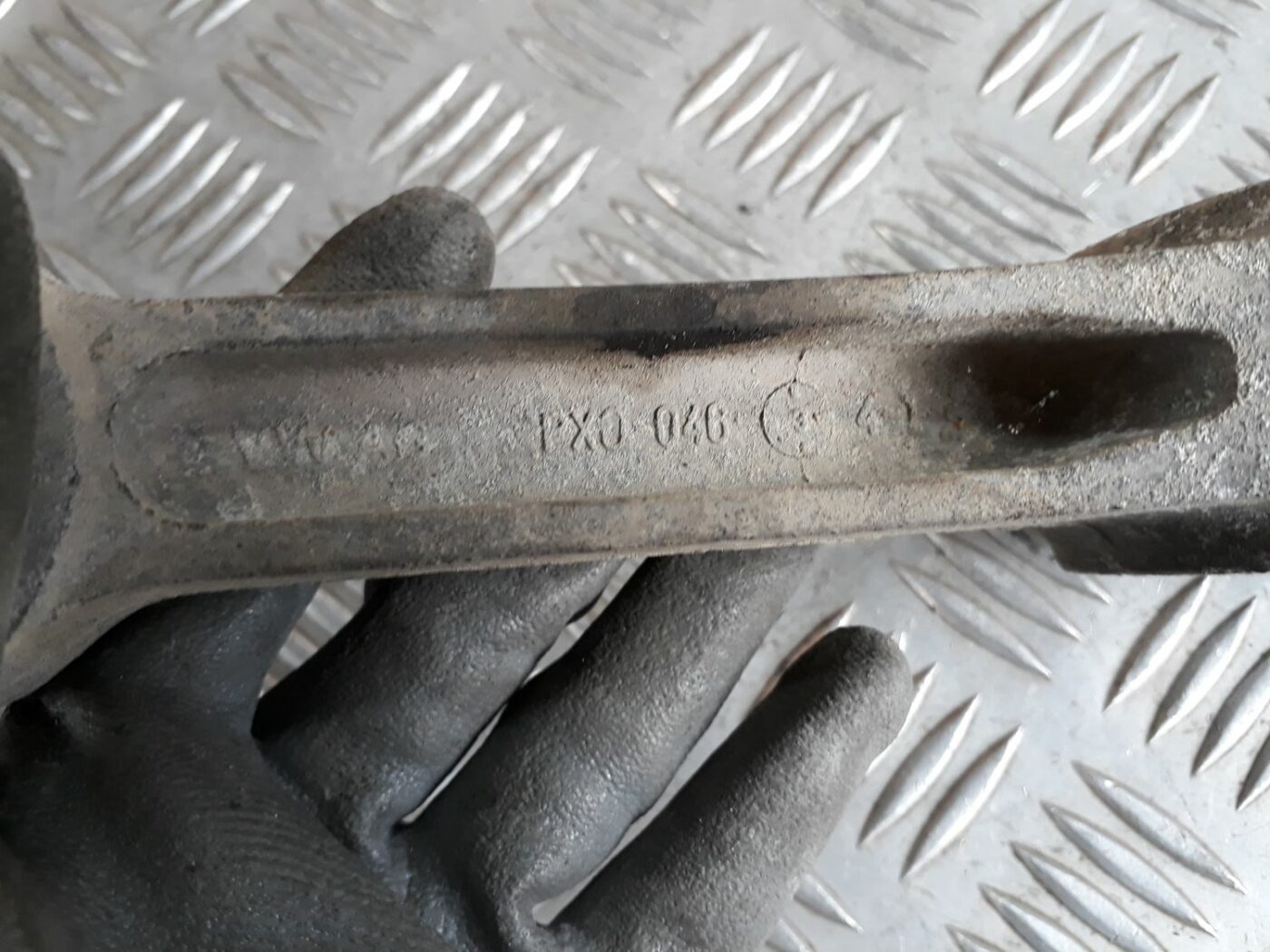 Dzinēja spilvens priekš SEAT IBIZA 2005 4 Dzinēja spilvens priekš SEAT IBIZA 2005