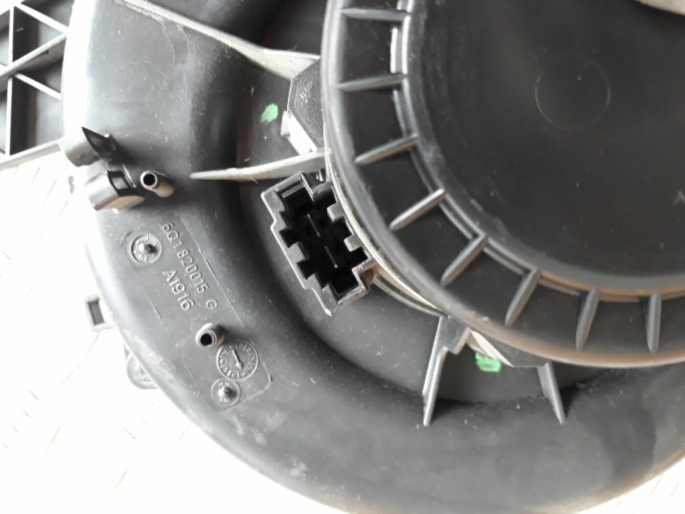 Salona ventilators priekš SEAT IBIZA 2005 4 Salona ventilators priekš SEAT IBIZA 2005