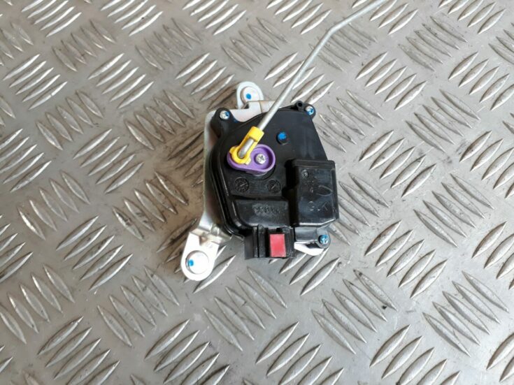 Bagažnieka vāka slēdzenes motors priekš HYUNDAI I20 2011 1