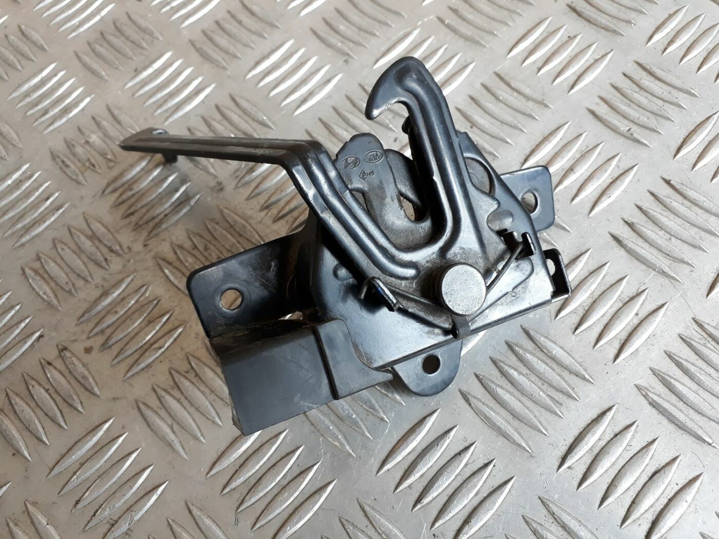 Pārsega slēdzene priekš HYUNDAI I20 2011 3 Pārsega slēdzene priekš HYUNDAI I20 2011