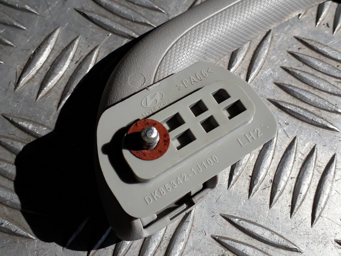 Salona rokturis griestos priekš HYUNDAI I20 2011 3 Salona rokturis griestos priekš HYUNDAI I20 2011