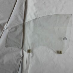 Priekšējo kreiso durvju stikls priekš HYUNDAI I20 2011