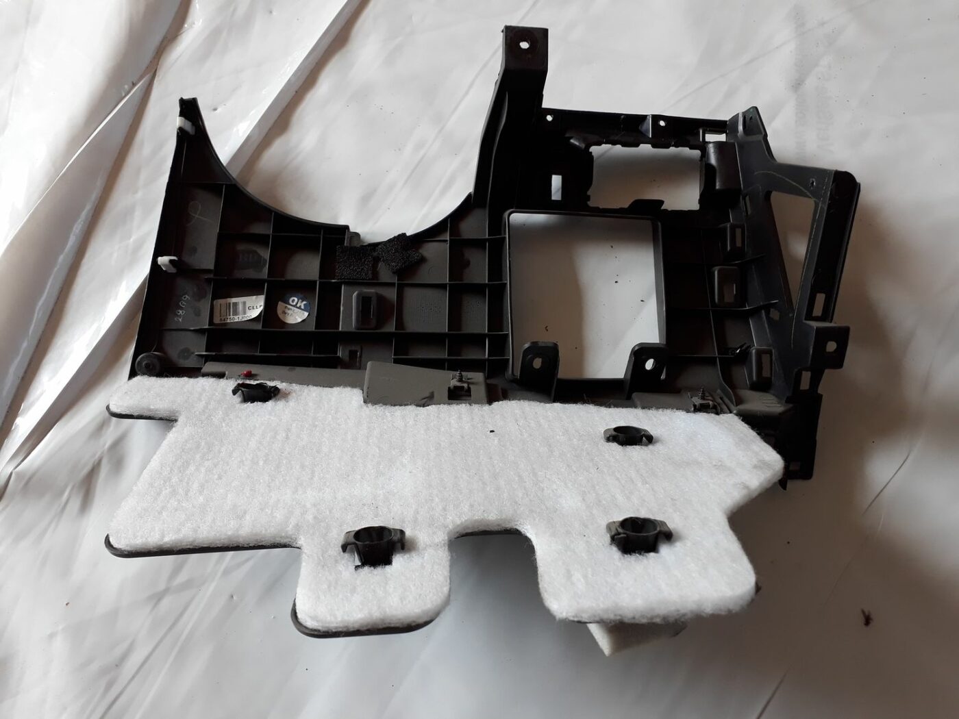 Salona plastmasa priekš HYUNDAI I20 2011 4 Salona plastmasa priekš HYUNDAI I20 2011