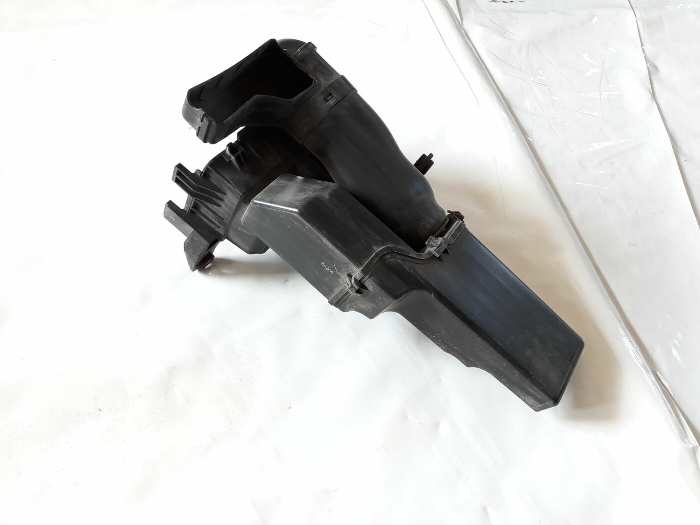 Gaisa filtra korpuss priekš HYUNDAI I20 2011 2 Gaisa filtra korpuss priekš HYUNDAI I20 2011