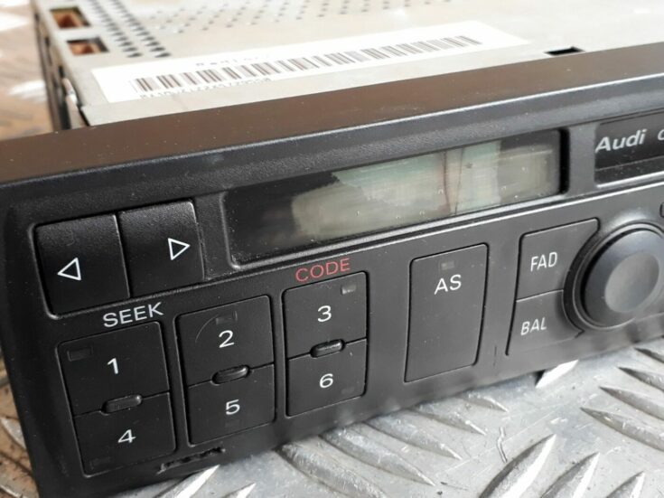Automašīnas radio priekš AUDI A4 1999 2