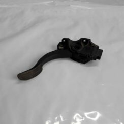 Gāzes pedālis priekš VOLVO V70 2010