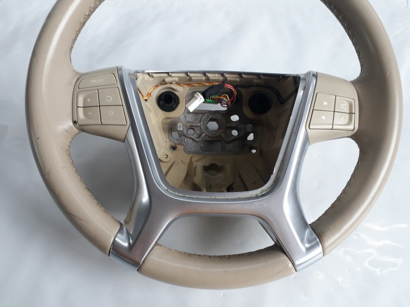 Stūre priekš VOLVO V70 2010 6 Stūre priekš VOLVO V70 2010