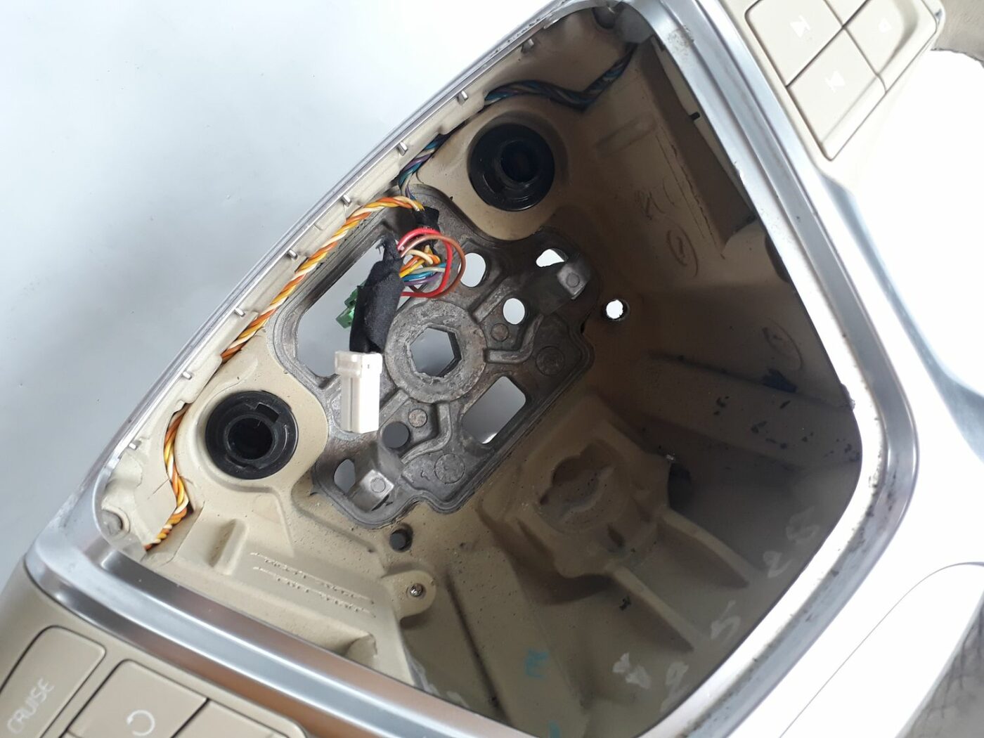 Stūre priekš VOLVO V70 2010 4 Stūre priekš VOLVO V70 2010