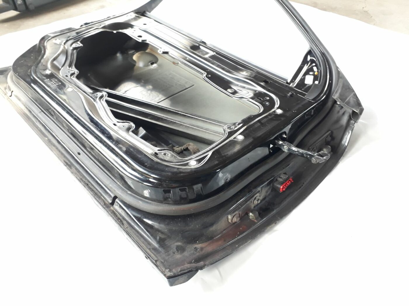 Priekšējās kreisās durvis priekš VOLVO V70 2010 3 Priekšējās kreisās durvis priekš VOLVO V70 2010