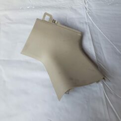 Bagažnieka nodalījuma statnes apdare priekš VOLVO V70 2010