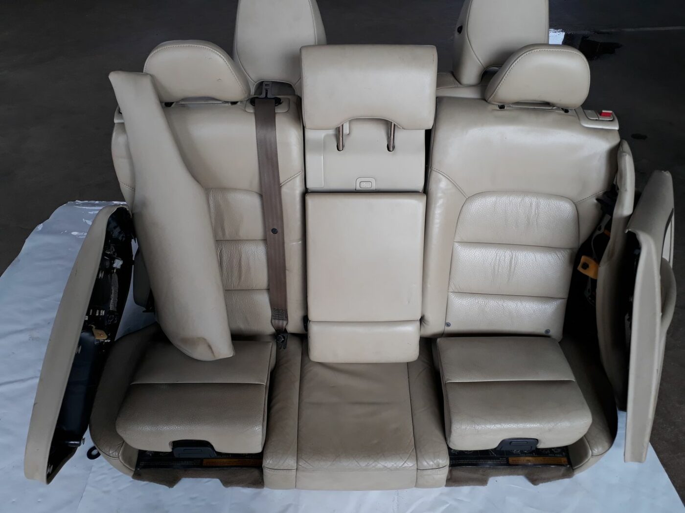 Sēdekļu komplekts priekš VOLVO V70 2010 8 Sēdekļu komplekts priekš VOLVO V70 2010