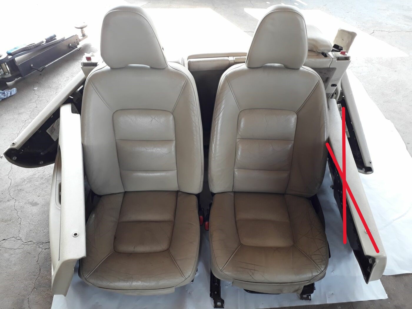 Sēdekļu komplekts priekš VOLVO V70 2010 11 Sēdekļu komplekts priekš VOLVO V70 2010