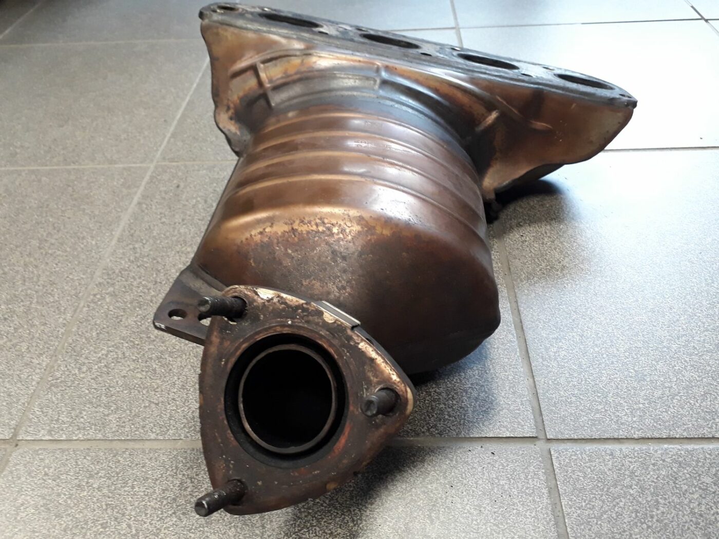 Katalizators priekš OPEL CORSA 2007 1.2 59KW Z12XEP LB4 140000KM 4 Katalizators priekš OPEL CORSA 2007 1.2 59KW Z12XEP LB4 140000KM