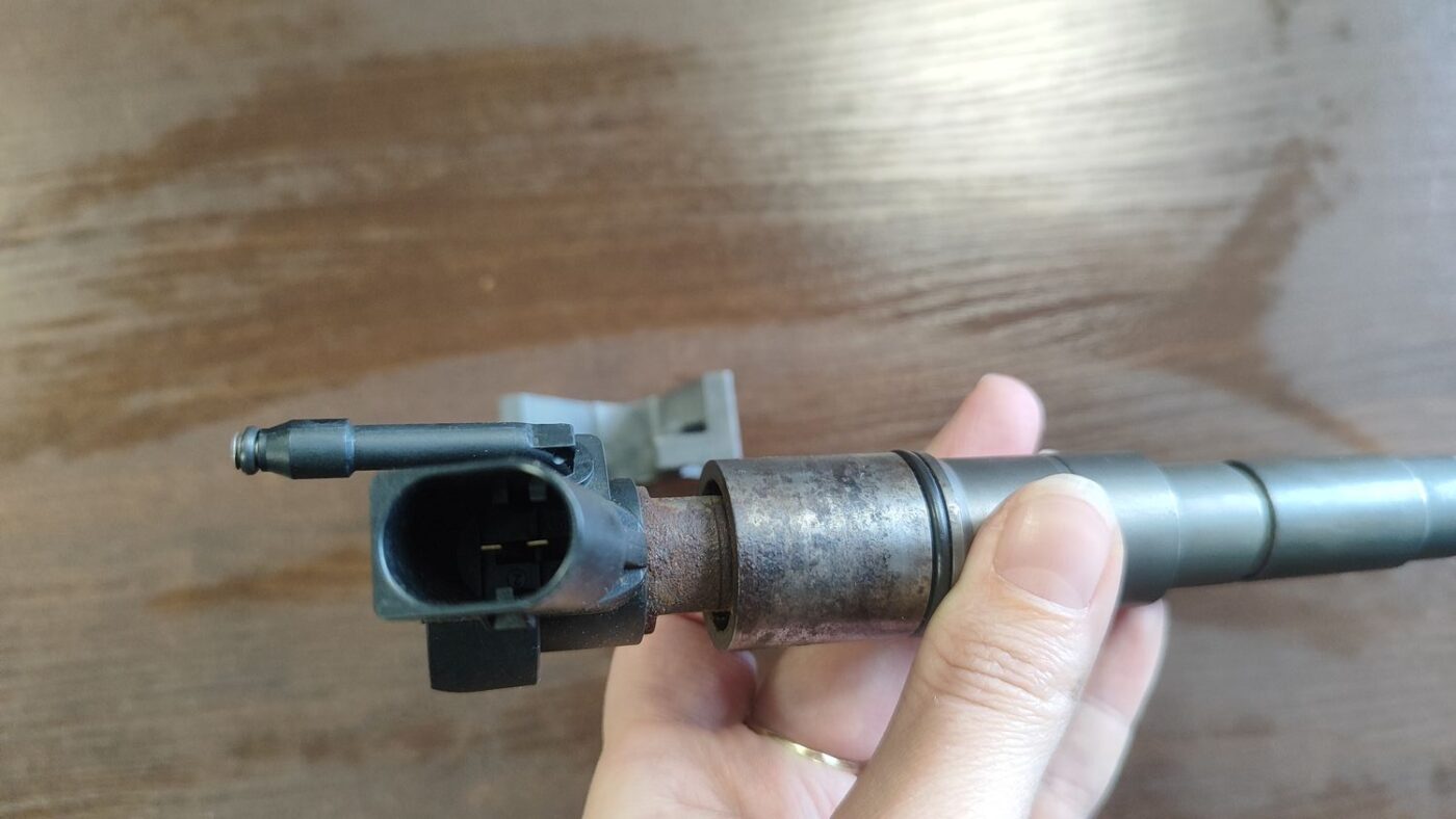 Degvielas smidzinātājs priekš BMW 530D E61 2006 TOURING BLUE 4 Degvielas smidzinātājs priekš BMW 530D E61 2006 TOURING BLUE