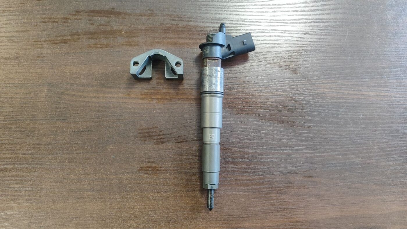 Degvielas smidzinātājs priekš BMW 530D E61 2006 TOURING BLUE 3 Degvielas smidzinātājs priekš BMW 530D E61 2006 TOURING BLUE