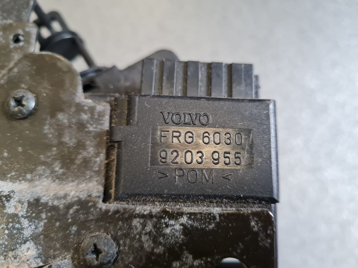 Bagāžnieka vāka slēdzene priekš VOLVO V70 2000 6 Bagāžnieka vāka slēdzene priekš VOLVO V70 2000