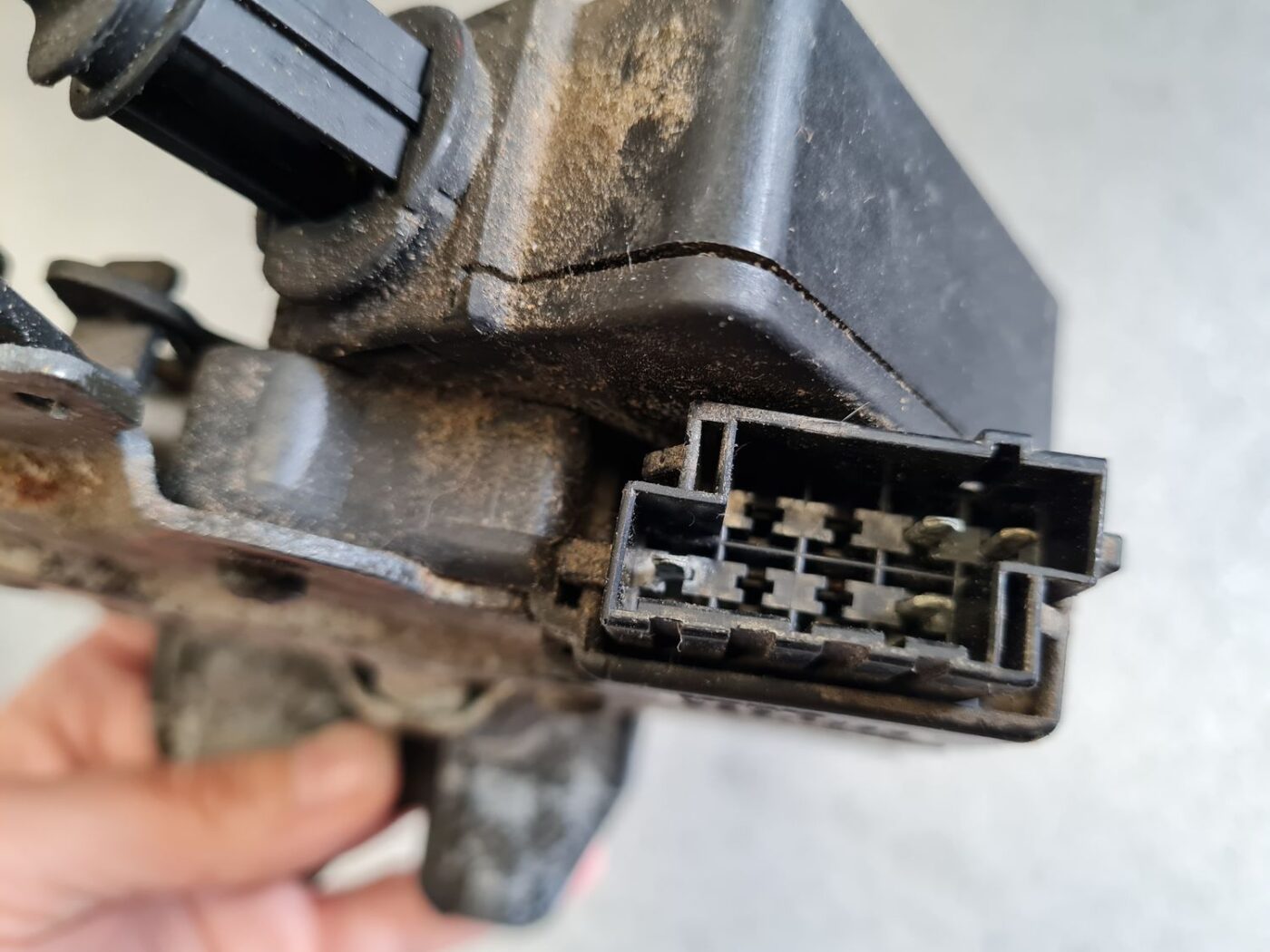 Bagāžnieka vāka slēdzene priekš VOLVO V70 2000 5 Bagāžnieka vāka slēdzene priekš VOLVO V70 2000