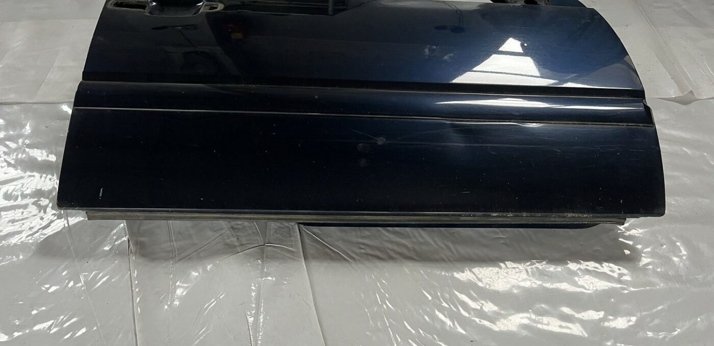 Priekšējās labās durvis priekš VOLVO V70 2000 2 Priekšējās labās durvis priekš VOLVO V70 2000