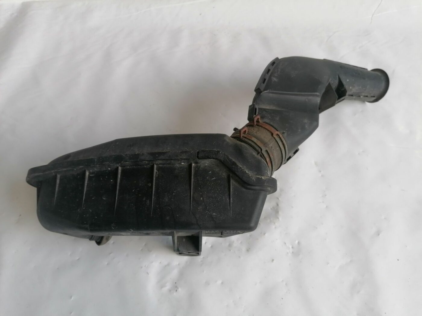 Gaisa filtra korpuss priekš VW NEW BEETLE 2001 2 Gaisa filtra korpuss priekš VW NEW BEETLE 2001