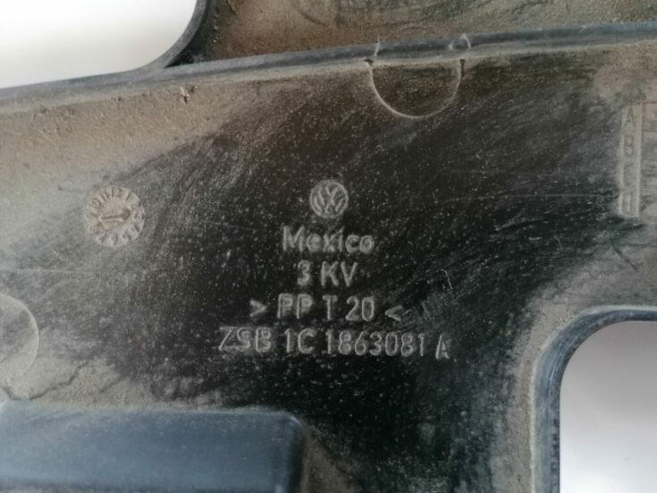 Salona plastmasa priekš VW NEW BEETLE 2001 3